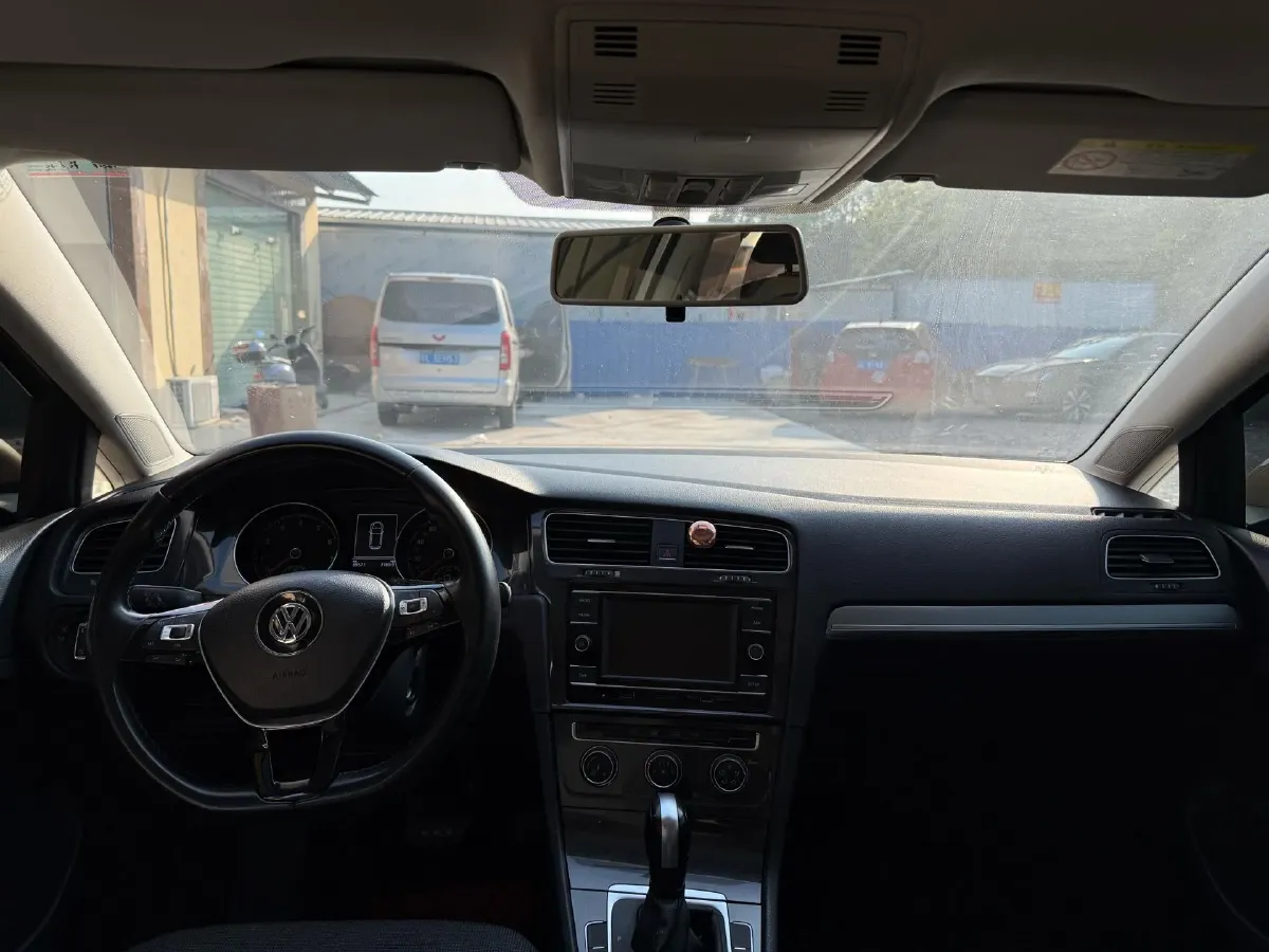 2018 Volkswagen Golf 1.6L 110HP L4 6AT,autocango,china used car exporter,china ev exporter,chinese used car exporter,chinese used ev exporter