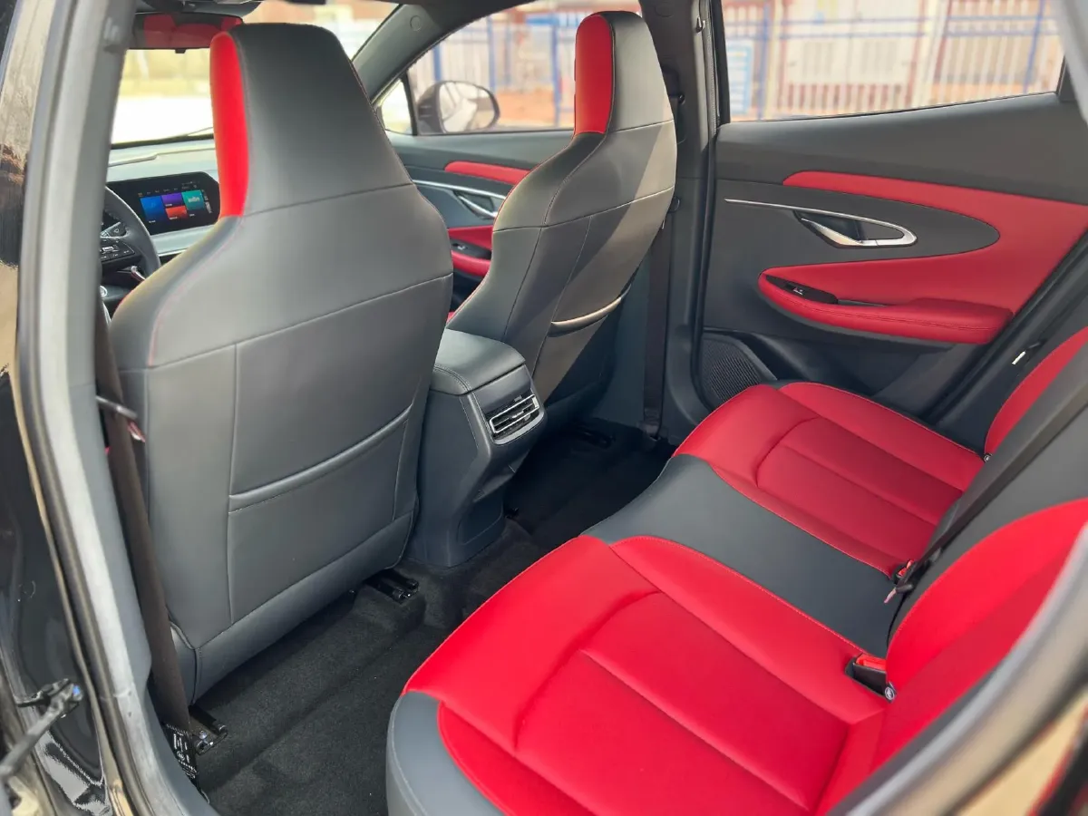 2020 ChangAn UNI-T 1.5T 180HP L4 7DCT,autocango,china used car exporter,china ev exporter,chinese used car exporter,chinese used ev exporter