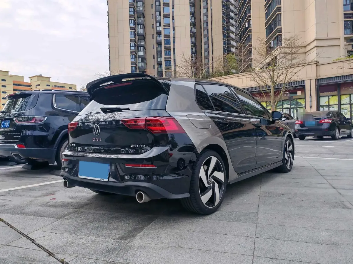 2023 Volkswagen GolfGTI 2.0T 220HP L4 7DCT,autocango,china used car exporter,china ev exporter,chinese used car exporter,chinese used ev exporter