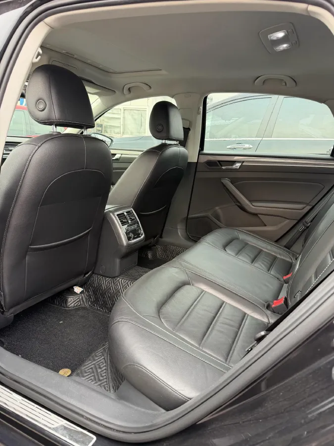 2017 Volkswagen Passat 1.8T 180HP L4 7DCT,autocango,china used car exporter,china ev exporter,chinese used car exporter,chinese used ev exporter