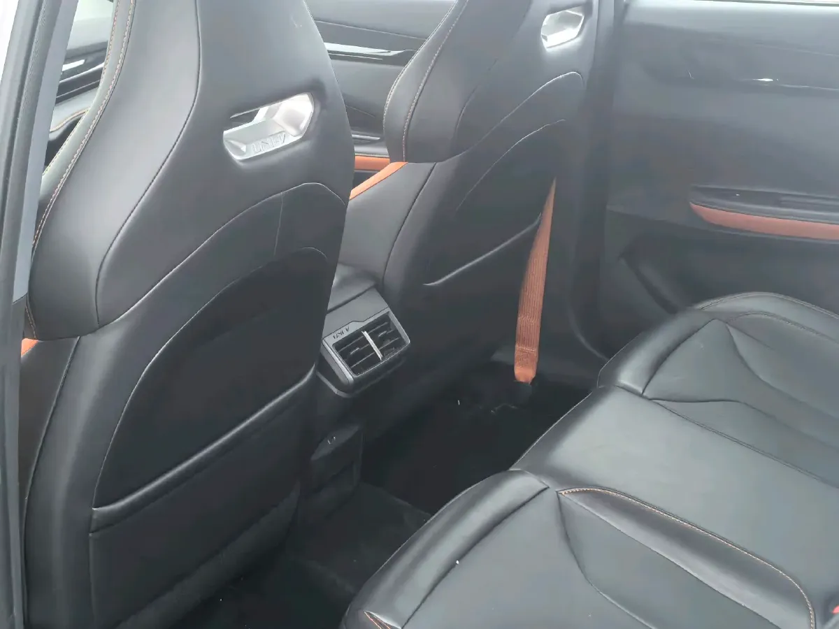 2023 ChangAn UNI-V 1.5T 188HP L4 7DCT,autocango,china used car exporter,china ev exporter,chinese used car exporter,chinese used ev exporter