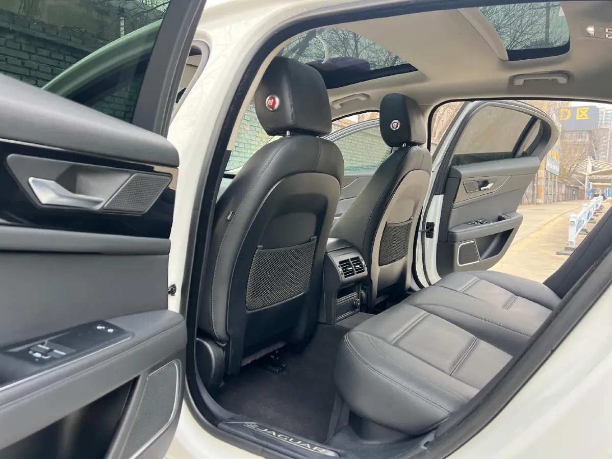 2020 Jaguar XEL 2.0T 200HP L4 8AT,autocango,china used car exporter,china ev exporter,chinese used car exporter,chinese used ev exporter