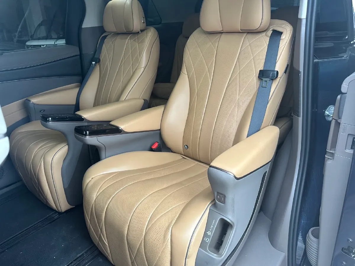 2022 Land Rover Discovery Sport 1.5T 200HP L3 8AT PHEV,autocango,china used car exporter,china ev exporter,chinese used car exporter,chinese used ev exporter