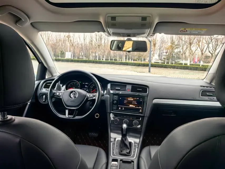 2019 Volkswagen Golf 1.2T 116HP L4 7DCT,autocango,china used car exporter,china ev exporter,chinese used car exporter,chinese used ev exporter