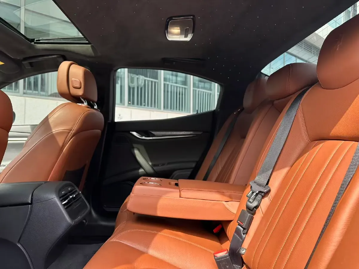 2021 Maserati Ghibli 3.0T 350HP V6 8AT,autocango,china used car exporter,china ev exporter,chinese used car exporter,chinese used ev exporter