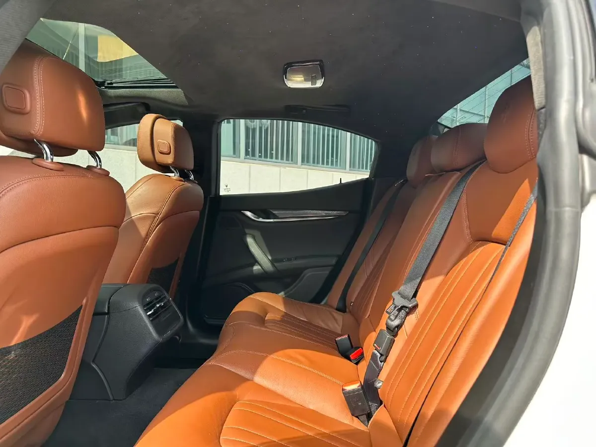 2021 Maserati Ghibli 3.0T 350HP V6 8AT,autocango,china used car exporter,china ev exporter,chinese used car exporter,chinese used ev exporter