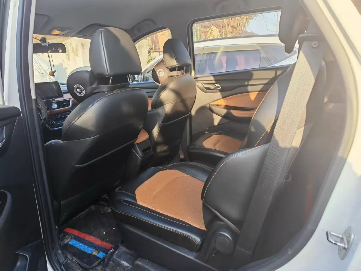 2019 WuLing HongGuang S3 1.5L 99HP L4 6MT,autocango,china used car exporter,china ev exporter,chinese used car exporter,chinese used ev exporter