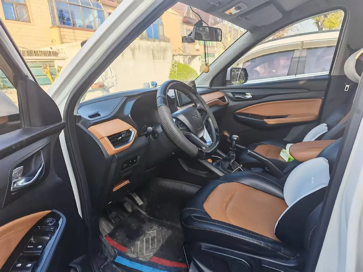 2019 WuLing HongGuang S3 1.5L 99HP L4 6MT,autocango,china used car exporter,china ev exporter,chinese used car exporter,chinese used ev exporter