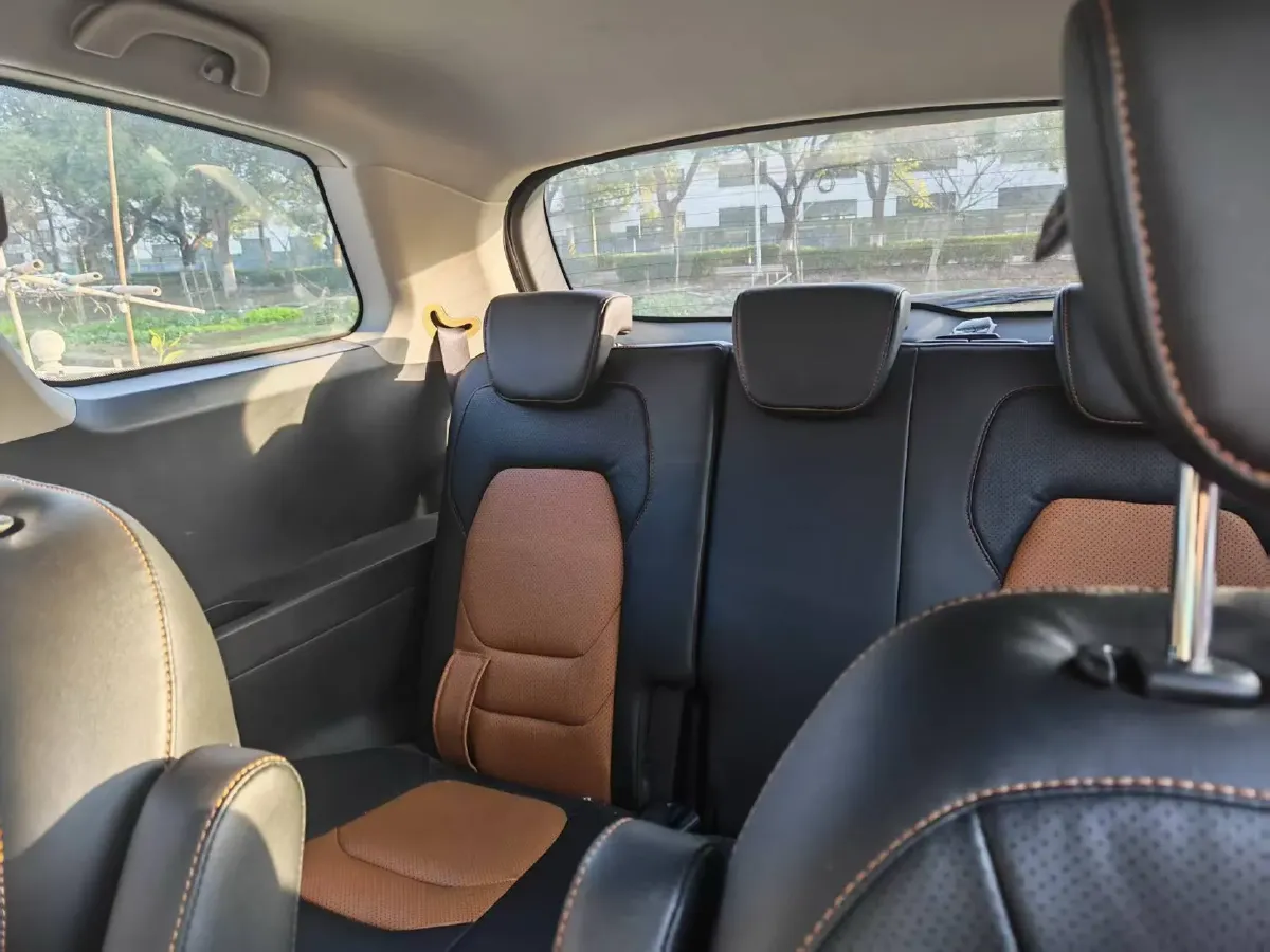 2019 WuLing HongGuang S3 1.5L 99HP L4 6MT,autocango,china used car exporter,china ev exporter,chinese used car exporter,chinese used ev exporter