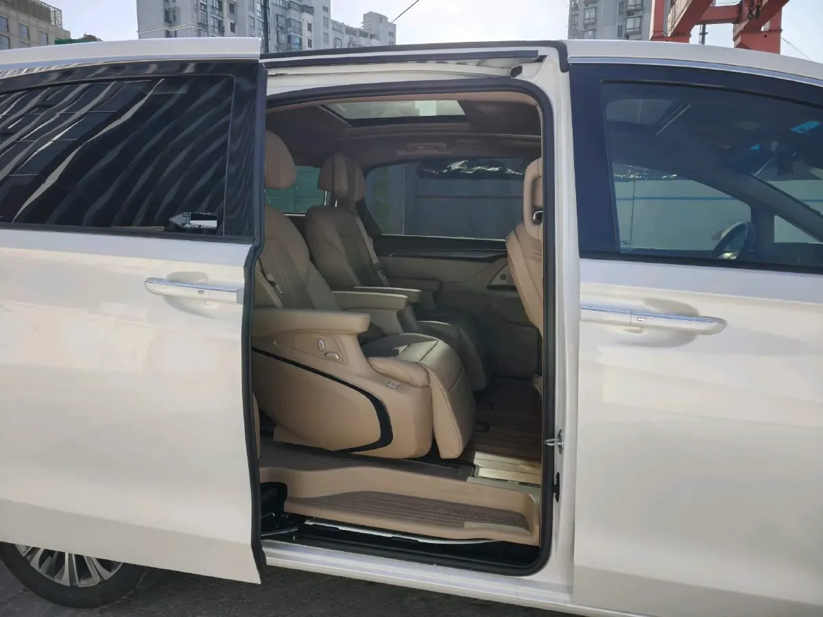 2020 Buick GL8 2.0T 237HP L4 9AT,autocango,china used car exporter,china ev exporter,chinese used car exporter,chinese used ev exporter