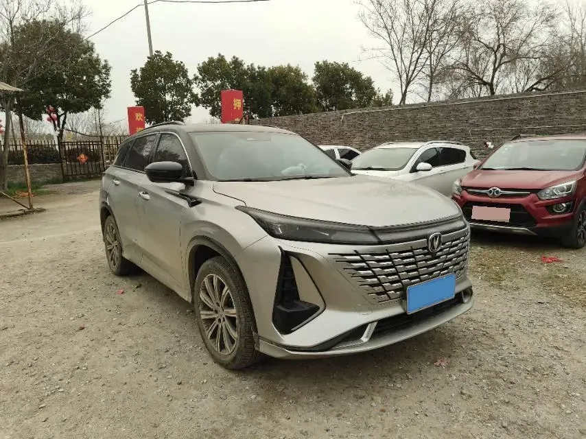2023 ChangAn CS75 Plus 1.5T 188HP L4 8AT,autocango,china used car exporter,china ev exporter,chinese used car exporter,chinese used ev exporter