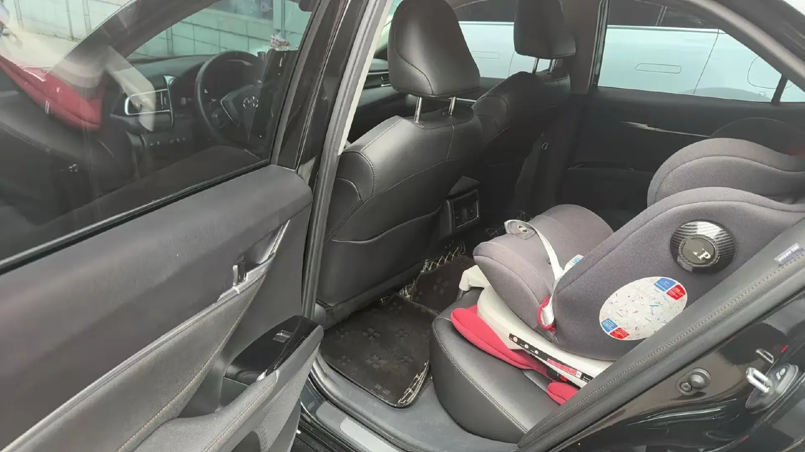 2021 Toyota Camry 2.5L 209HP L4 8AT,autocango,china used car exporter,china ev exporter,chinese used car exporter,chinese used ev exporter