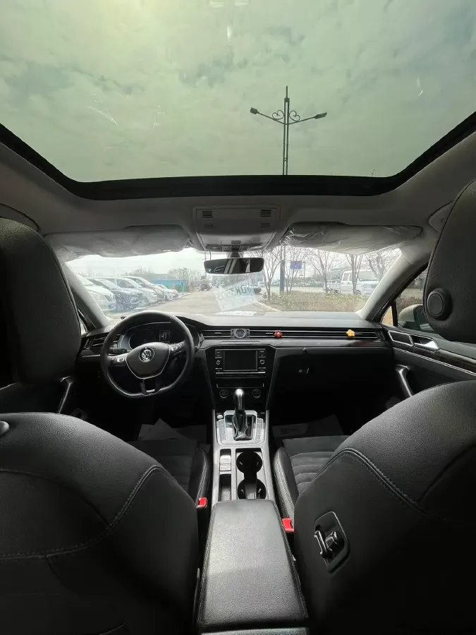 2018 Volkswagen Magotan 1.8T 180HP L4 7DCT,autocango,china used car exporter,china ev exporter,chinese used car exporter,chinese used ev exporter