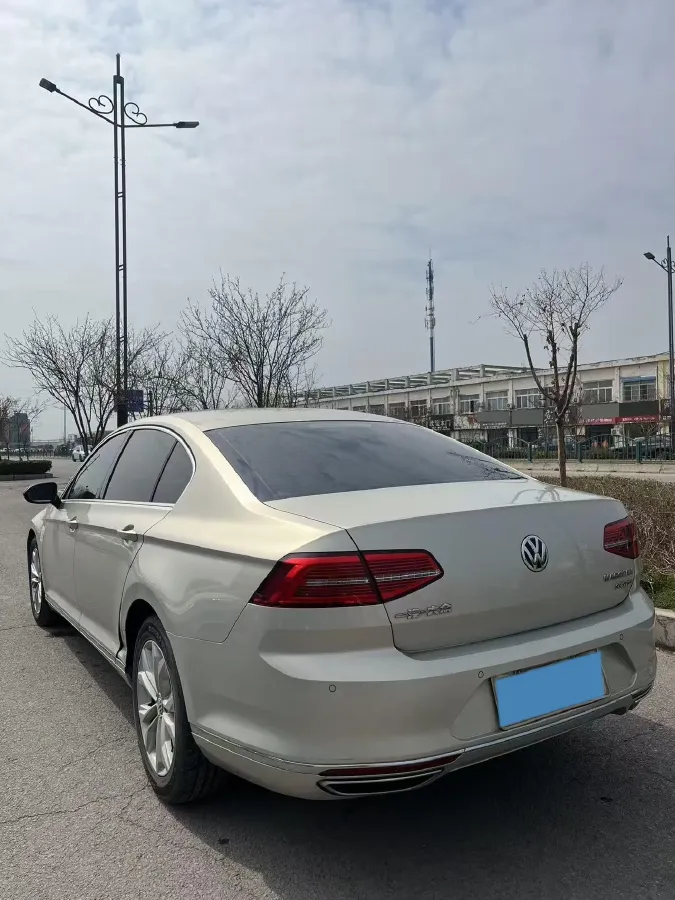 2018 Volkswagen Magotan 1.8T 180HP L4 7DCT,autocango,china used car exporter,china ev exporter,chinese used car exporter,chinese used ev exporter