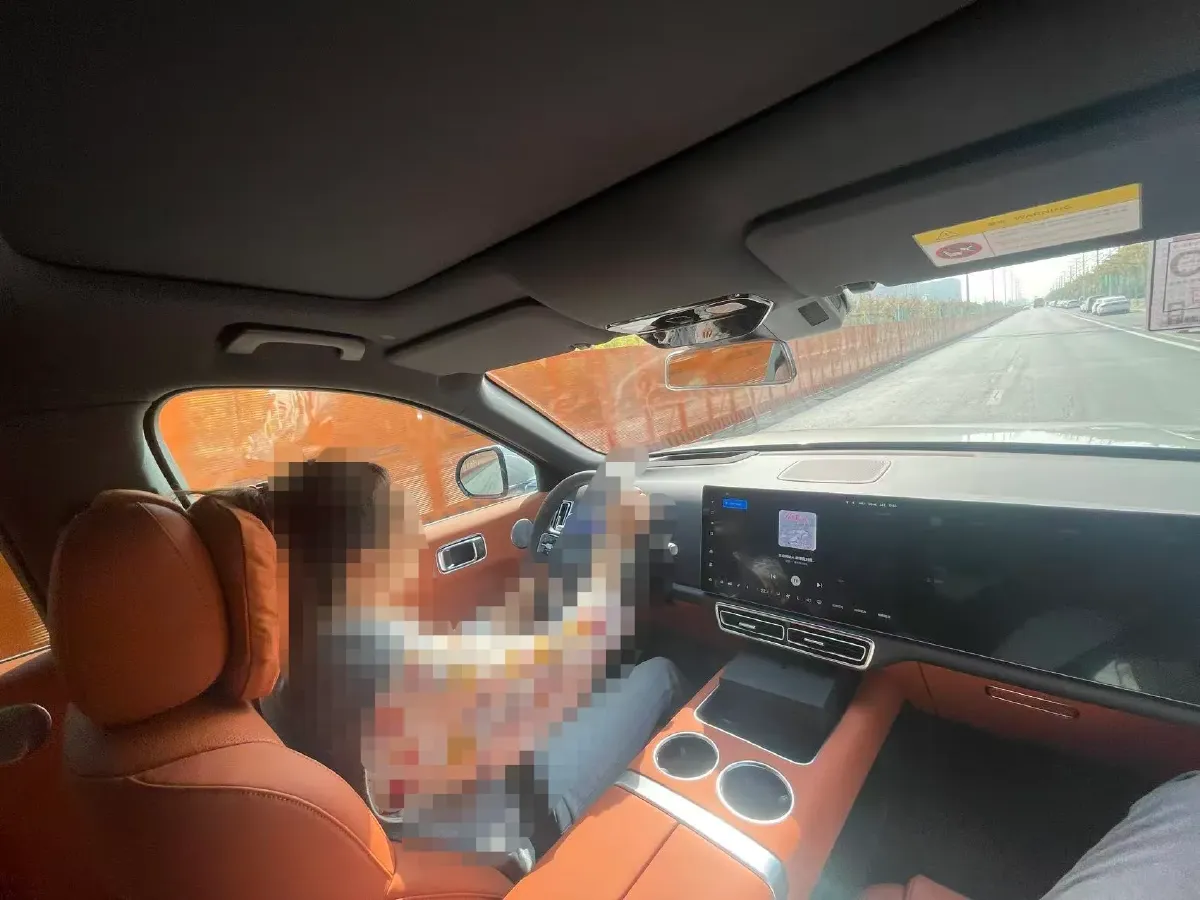 2023 Li L8 Range Extended 154HP REEV 40.9KWH,autocango,china used car exporter,china ev exporter,chinese used car exporter,chinese used ev exporter