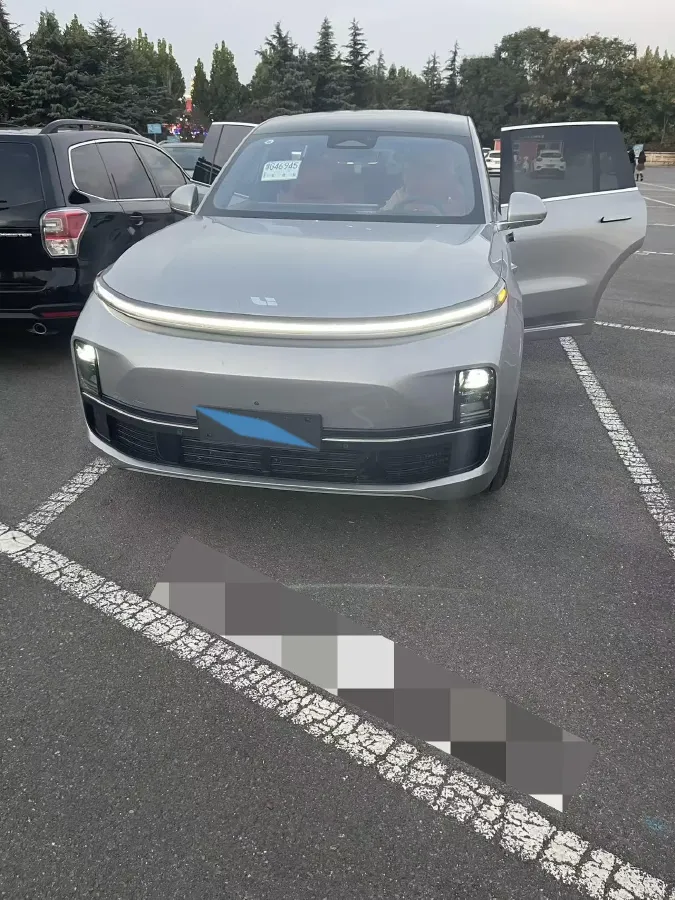 2023 Li L8 Range Extended 154HP REEV 40.9KWH,autocango,china used car exporter,china ev exporter,chinese used car exporter,chinese used ev exporter