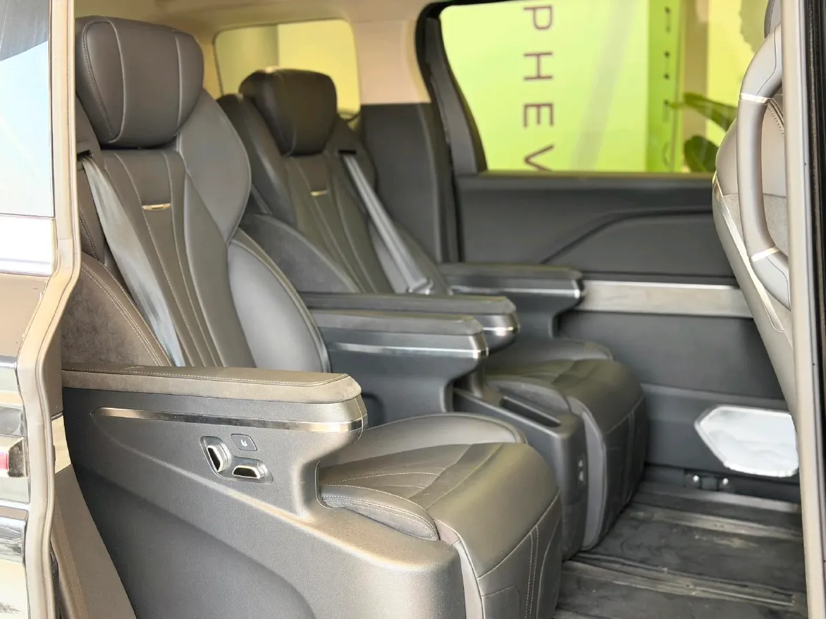 2024 HongQi HQ9 2.0T 163HP L4 1DHT PHEV 20.14KWH,autocango,china used car exporter,china ev exporter,chinese used car exporter,chinese used ev exporter