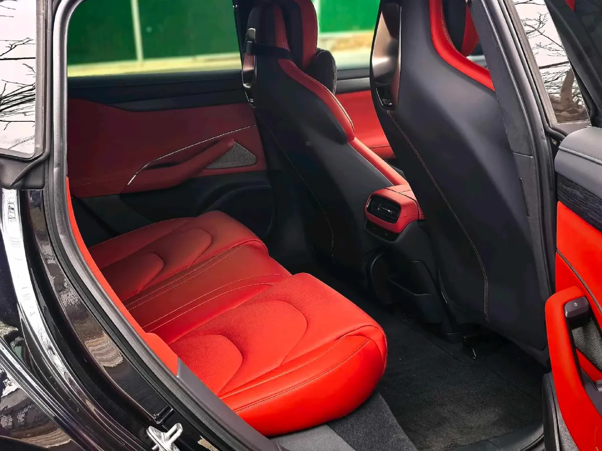 2024 MI SU7 BEV 101KWH,autocango,china used car exporter,china ev exporter,chinese used car exporter,chinese used ev exporter