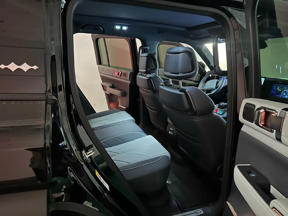 2023 FangChengBao Bao 5 1.5T 194HP L4 E-CVT PHEV 31.8KWH,autocango,china used car exporter,china ev exporter,chinese used car exporter,chinese used ev exporter