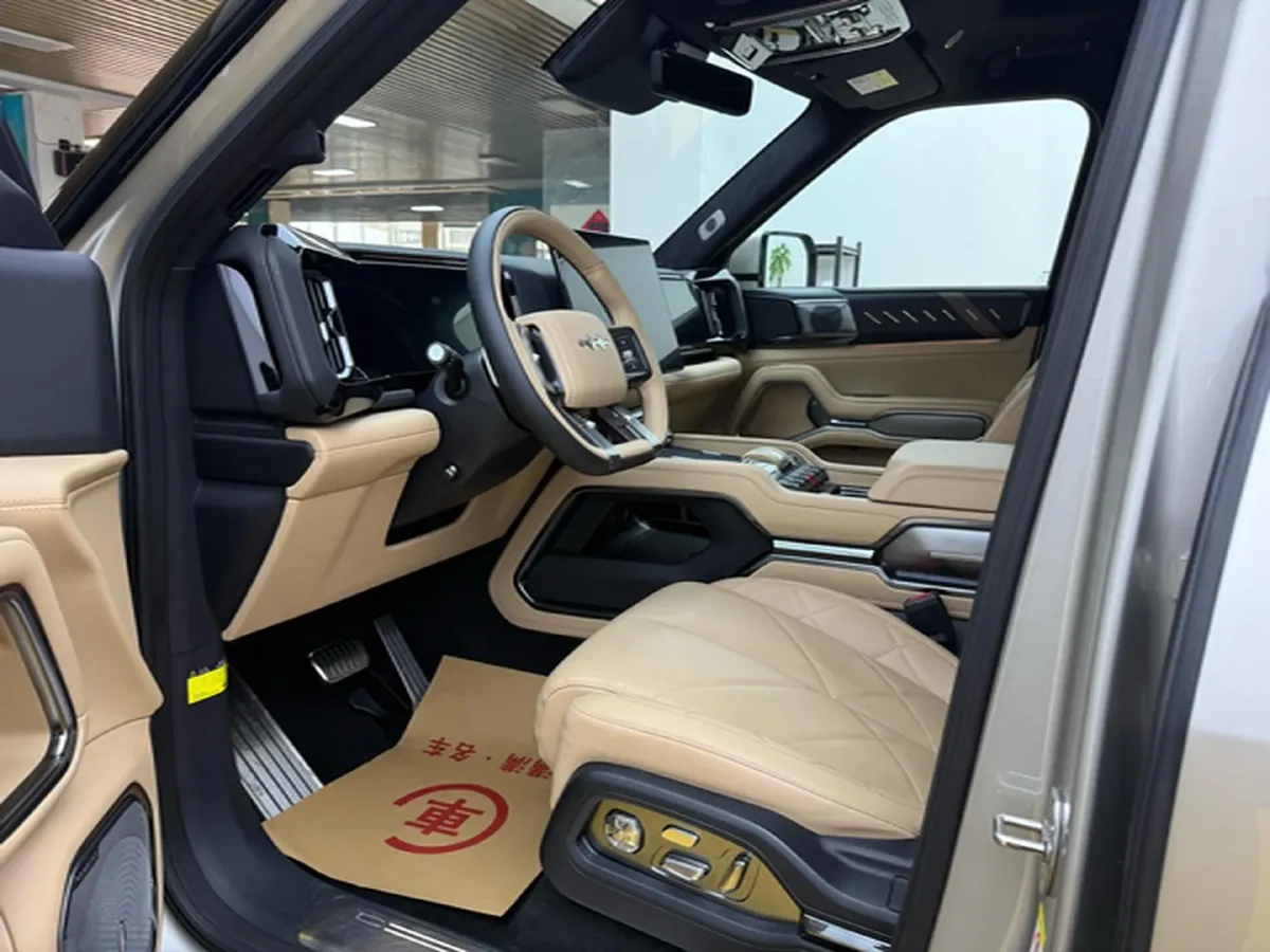 2025 FangChengBao Bao 8 2.0T 245HP L4 E-CVT PHEV 36.8KWH,autocango,china used car exporter,china ev exporter,chinese used car exporter,chinese used ev exporter