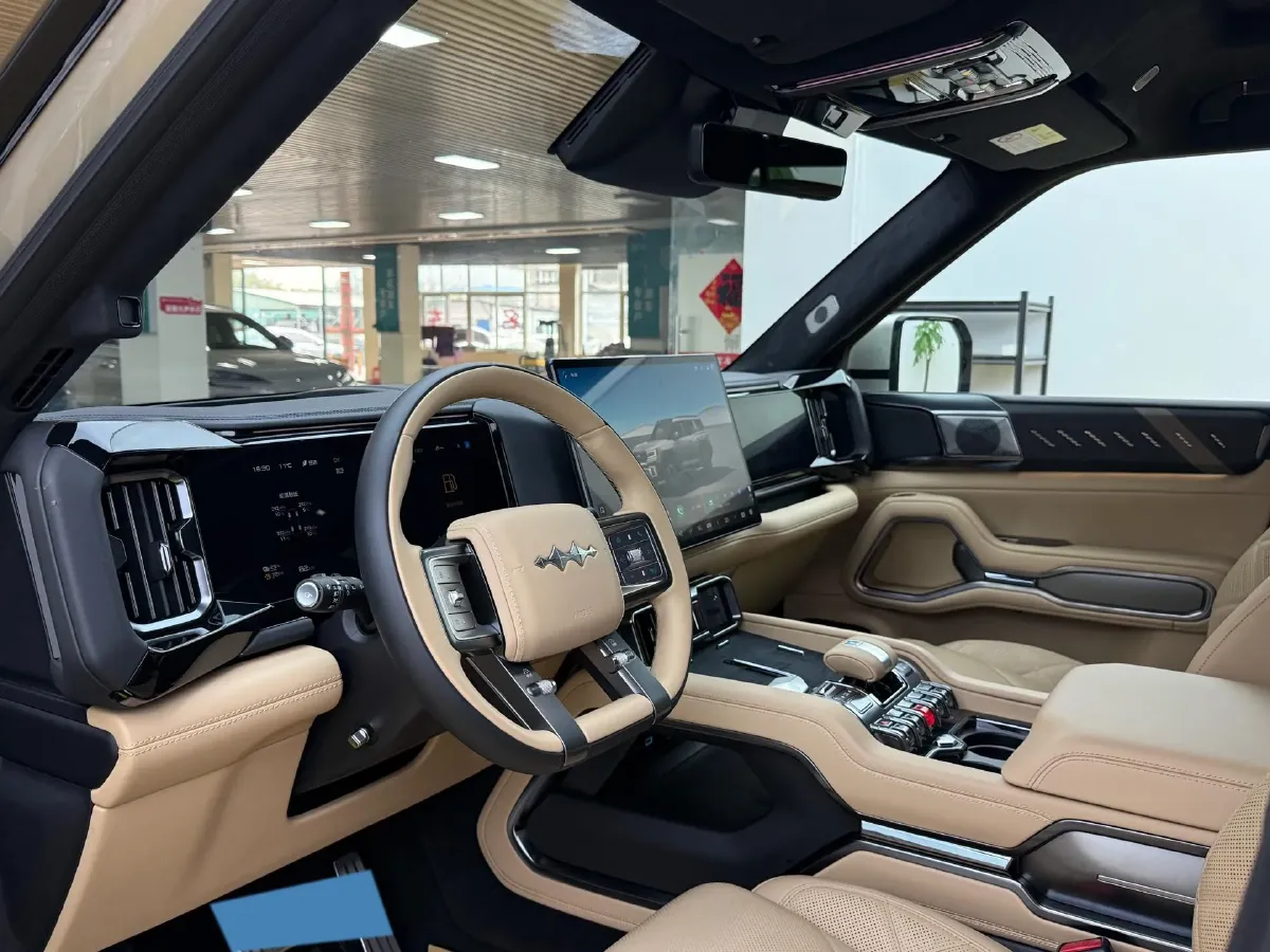 2025 FangChengBao Bao 8 2.0T 245HP L4 E-CVT PHEV 36.8KWH,autocango,china used car exporter,china ev exporter,chinese used car exporter,chinese used ev exporter