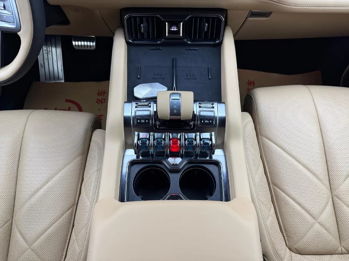 2025 FangChengBao Bao 8 2.0T 245HP L4 E-CVT PHEV 36.8KWH,autocango,china used car exporter,china ev exporter,chinese used car exporter,chinese used ev exporter