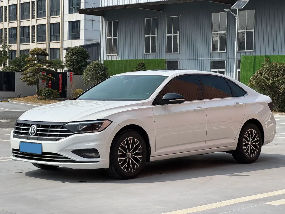 2019 Jeep Renegade 1.3T 173HP L4 7DCT,autocango,china used car exporter,china ev exporter,chinese used car exporter,chinese used ev exporter