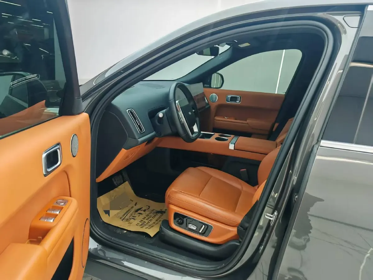 2023 Li L8 Range Extended 154HP REEV 40.9KWH,autocango,china used car exporter,china ev exporter,chinese used car exporter,chinese used ev exporter