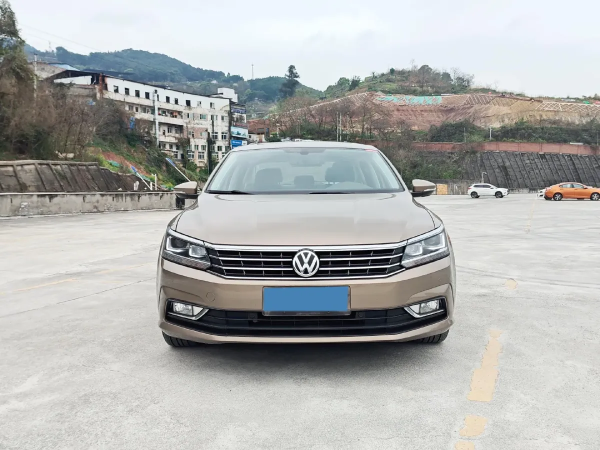 2017 Volkswagen Passat 1.8T 180HP L4 7DCT,autocango,china used car exporter,china ev exporter,chinese used car exporter,chinese used ev exporter