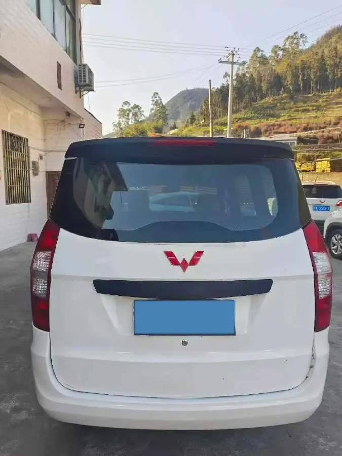 2015 WuLing HongGuang 1.5L 112HP L4 5MT,autocango,china used car exporter,china ev exporter,chinese used car exporter,chinese used ev exporter