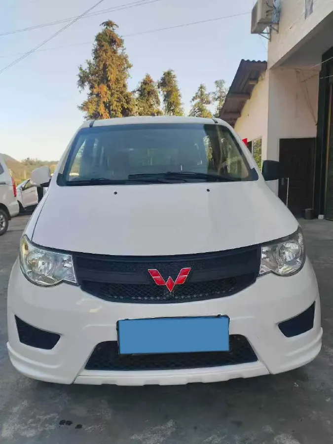 2015 WuLing HongGuang 1.5L 112HP L4 5MT,autocango,china used car exporter,china ev exporter,chinese used car exporter,chinese used ev exporter