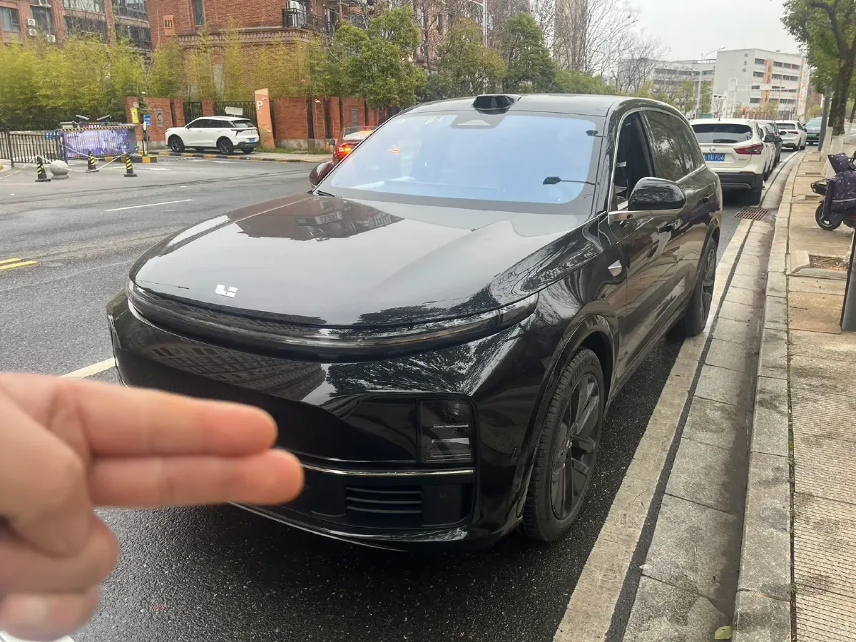 2024 Li L8 Range Extended 154HP REEV 42.8KWH,autocango,china used car exporter,china ev exporter,chinese used car exporter,chinese used ev exporter