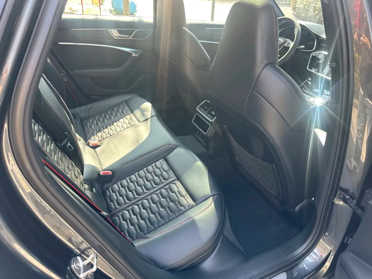 2021 Audi RS 6 4.0T 600HP V8 8AT,autocango,china used car exporter,china ev exporter,chinese used car exporter,chinese used ev exporter