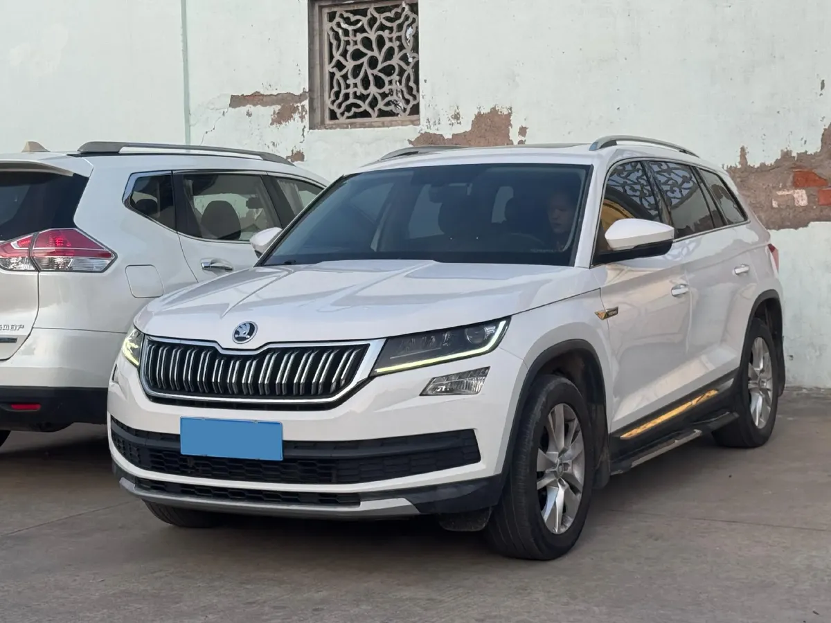 2018 Skoda Kodiak 2.0T 186HP L4 7DCT,autocango,china used car exporter,china ev exporter,chinese used car exporter,chinese used ev exporter