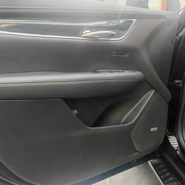 2022 Cadillac XT5 2.0T 237HP L4 9AT,autocango,china used car exporter,china ev exporter,chinese used car exporter,chinese used ev exporter