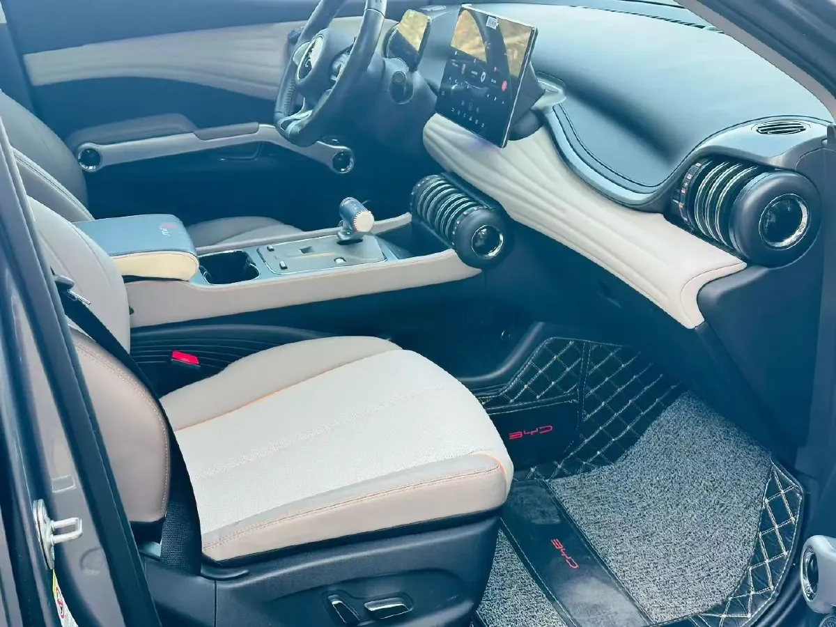 2022 Roewe RX5 MAX 1.5T 181HP L4 6AT,autocango,china used car exporter,china ev exporter,chinese used car exporter,chinese used ev exporter