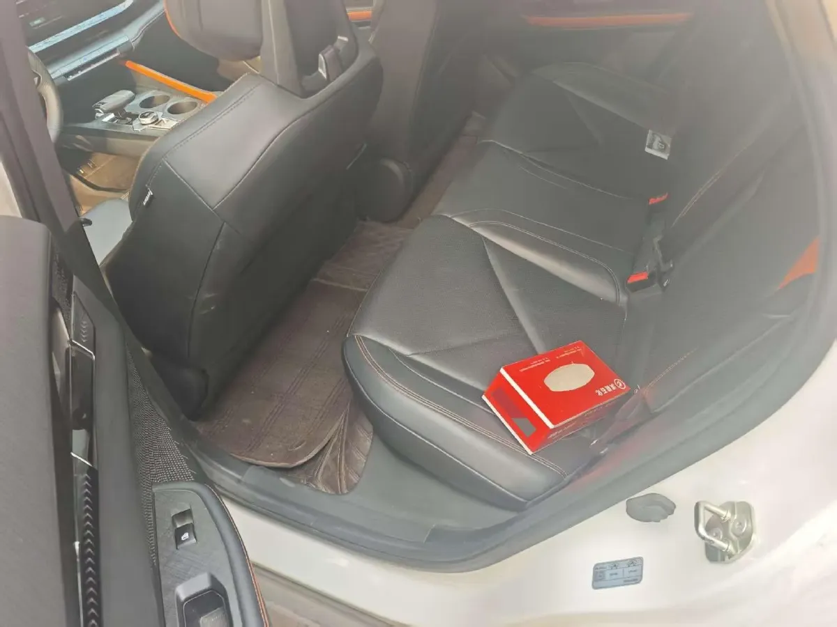 2023 ChangAn UNI-V iDD 1.5T 170HP L4 6TCT PHEV 18.4KWH,autocango,china used car exporter,china ev exporter,chinese used car exporter,chinese used ev exporter