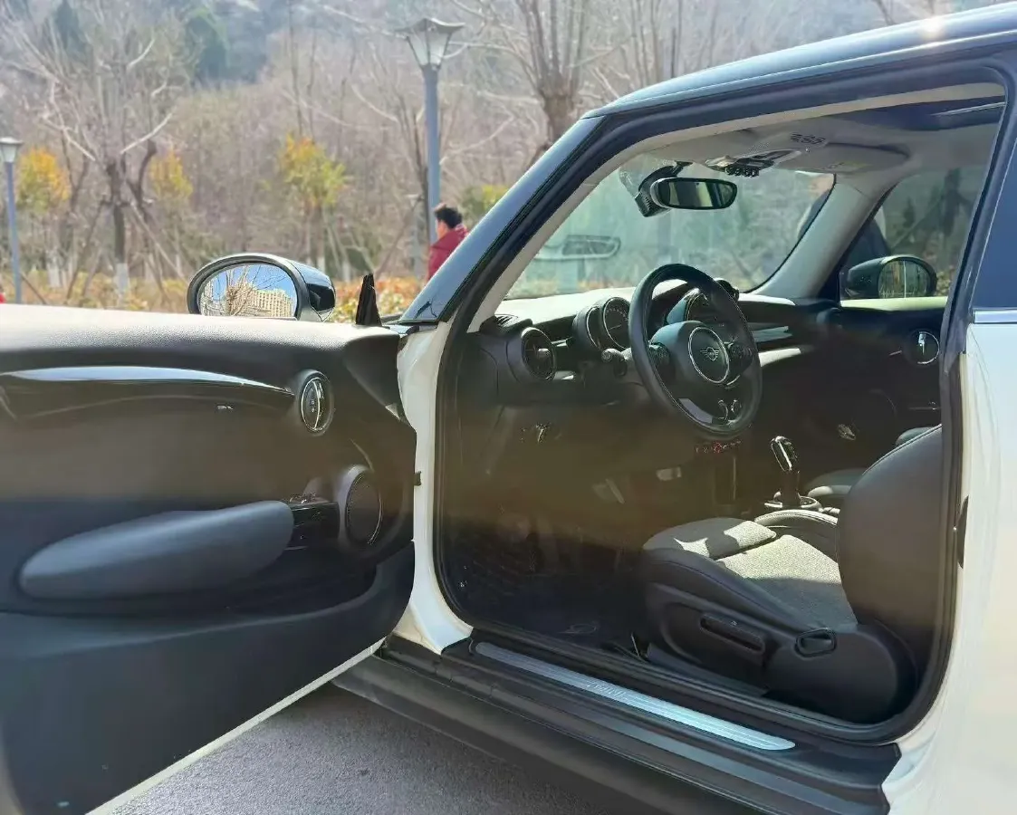 2020 MINI MINI 1.5T 136HP L3 7DCT,autocango,china used car exporter,china ev exporter,chinese used car exporter,chinese used ev exporter