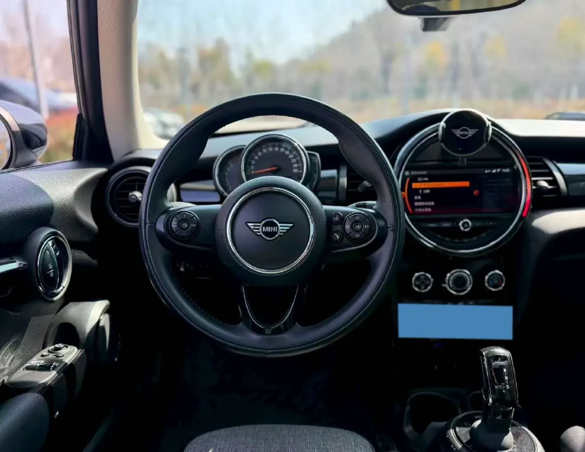 2020 MINI MINI 1.5T 136HP L3 7DCT,autocango,china used car exporter,china ev exporter,chinese used car exporter,chinese used ev exporter