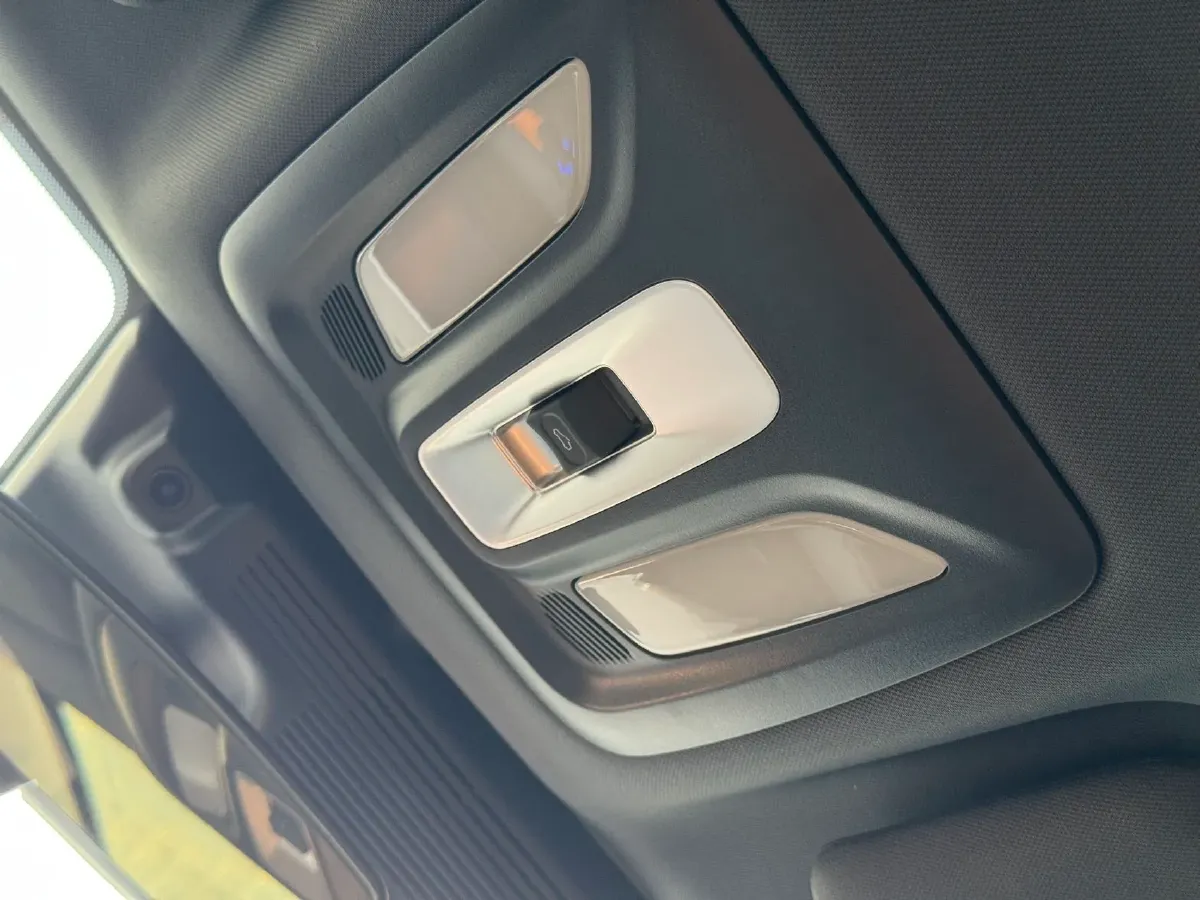 2023 ChangAn UNI-V 1.5T 188HP L4 7DCT,autocango,china used car exporter,china ev exporter,chinese used car exporter,chinese used ev exporter