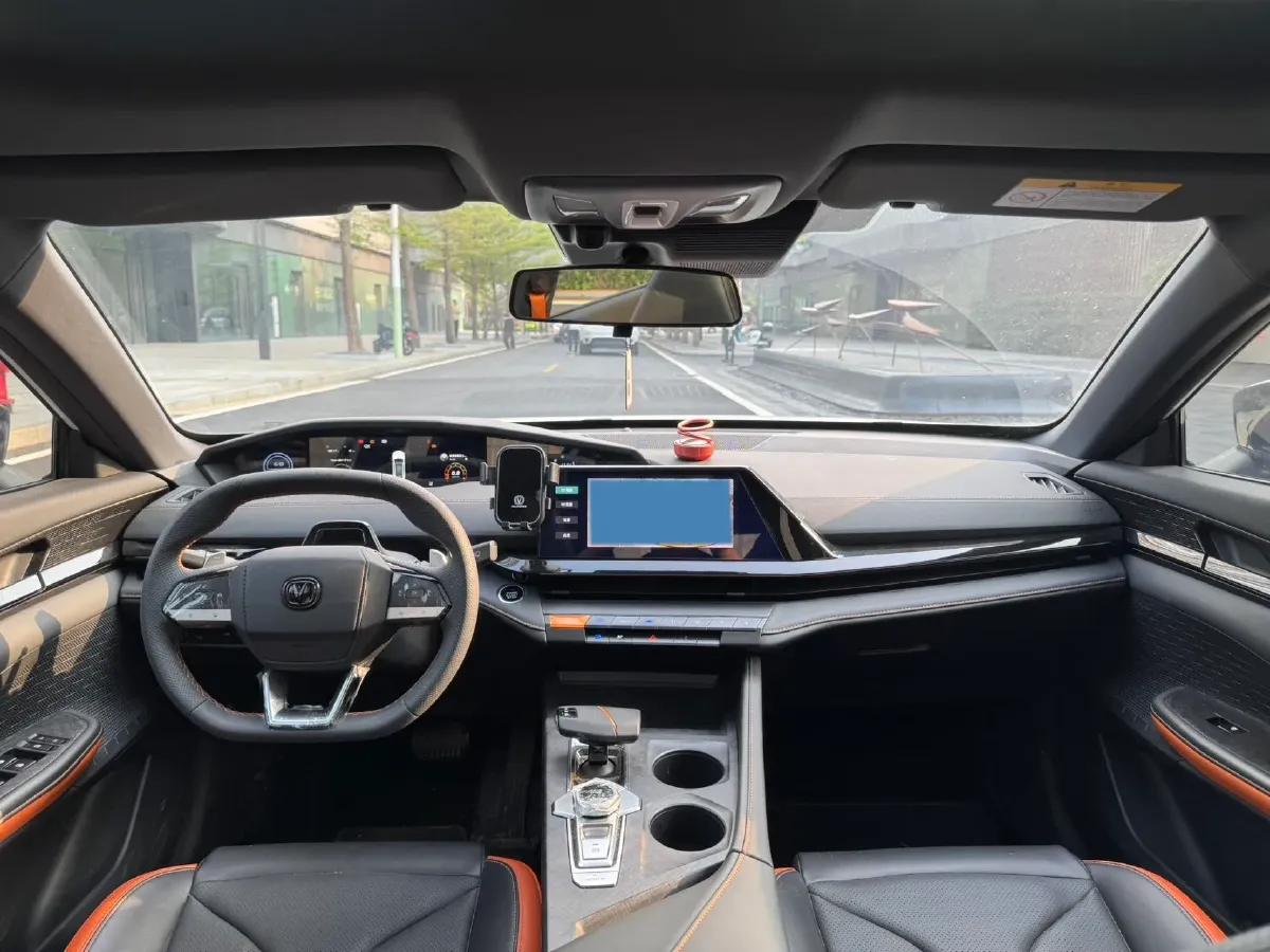 2023 ChangAn UNI-V 1.5T 188HP L4 7DCT,autocango,china used car exporter,china ev exporter,chinese used car exporter,chinese used ev exporter