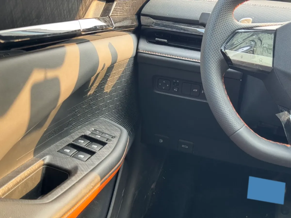 2023 ChangAn UNI-V 1.5T 188HP L4 7DCT,autocango,china used car exporter,china ev exporter,chinese used car exporter,chinese used ev exporter