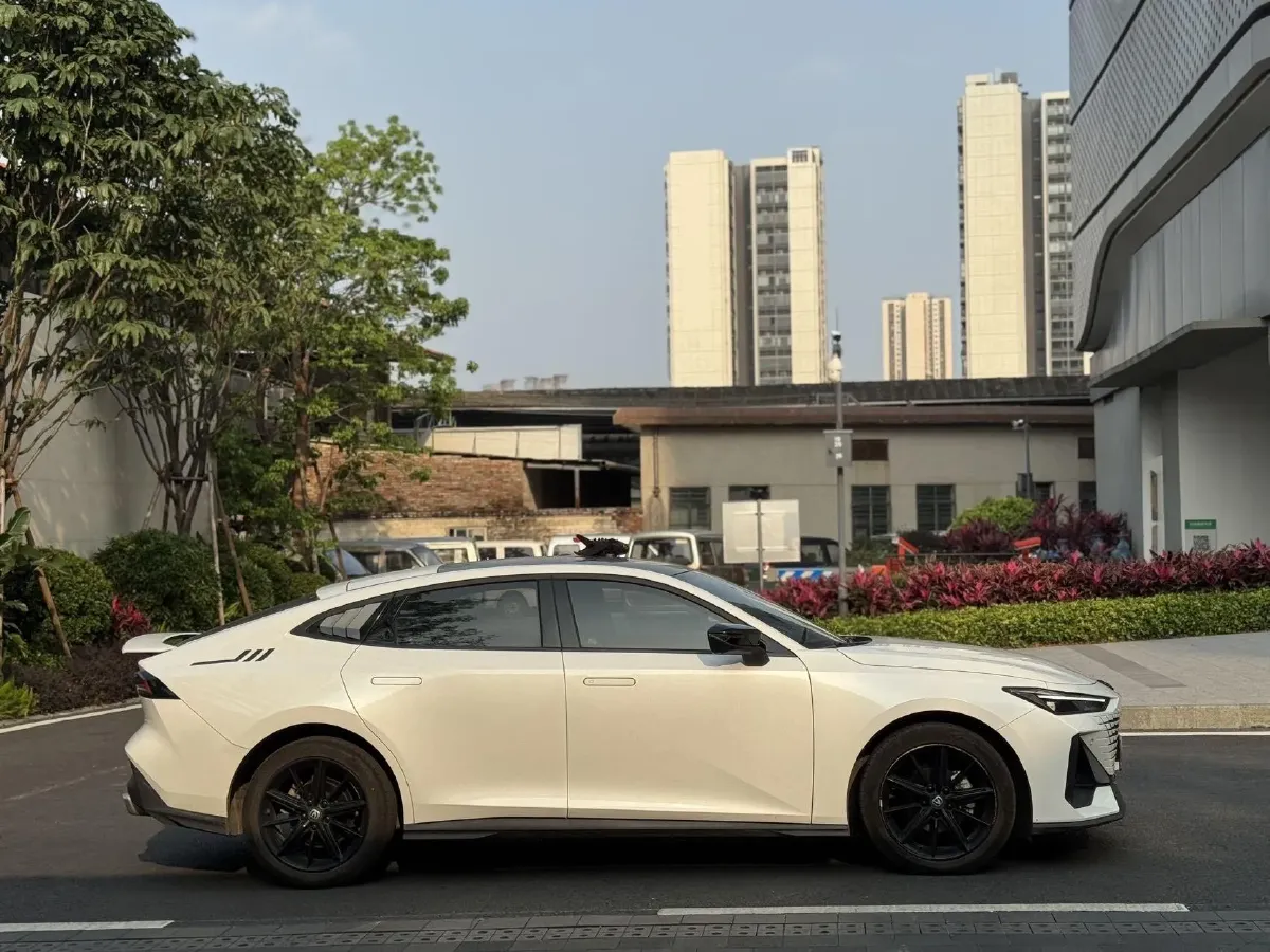 2023 ChangAn UNI-V 1.5T 188HP L4 7DCT,autocango,china used car exporter,china ev exporter,chinese used car exporter,chinese used ev exporter