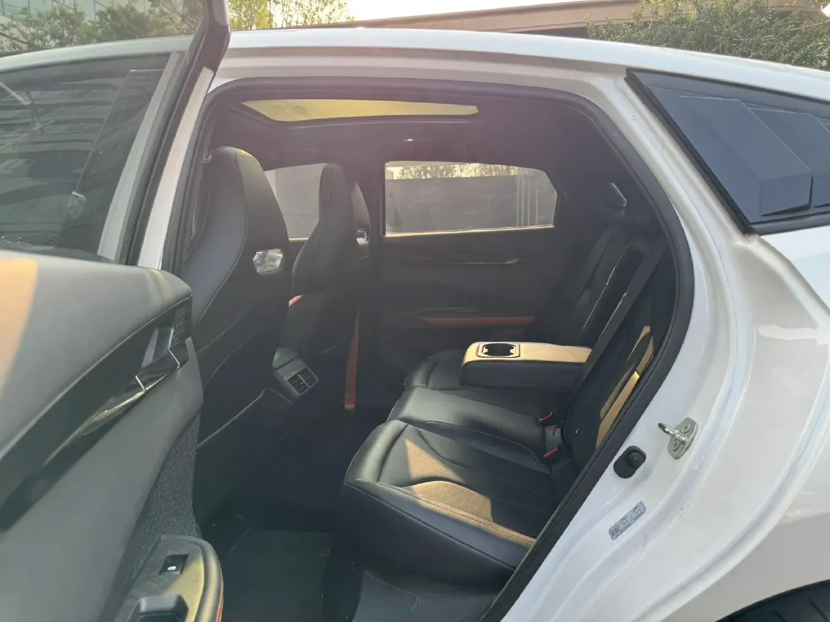 2023 ChangAn UNI-V 1.5T 188HP L4 7DCT,autocango,china used car exporter,china ev exporter,chinese used car exporter,chinese used ev exporter