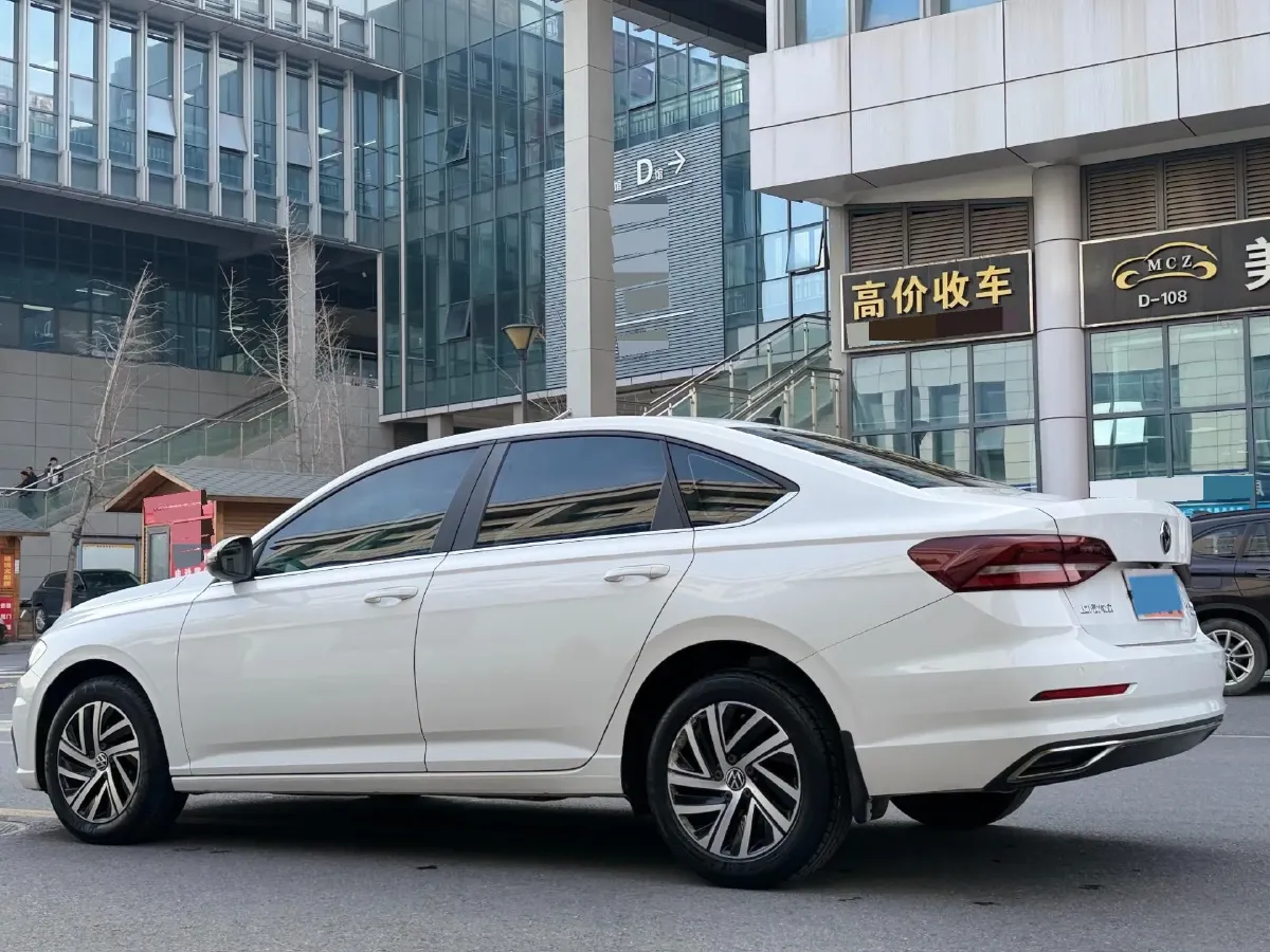 2022 Volkswagen T-Roc 1.4T 150HP L4 7DCT,autocango,china used car exporter,china ev exporter,chinese used car exporter,chinese used ev exporter