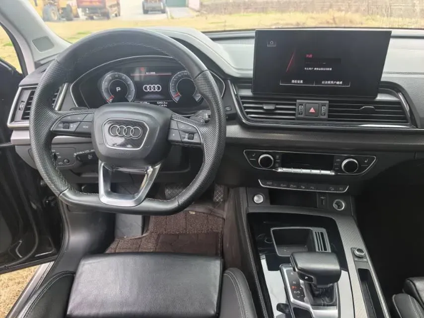 2022 Audi Q5L 2.0T 252HP L4 7DCT,autocango,china used car exporter,china ev exporter,chinese used car exporter,chinese used ev exporter