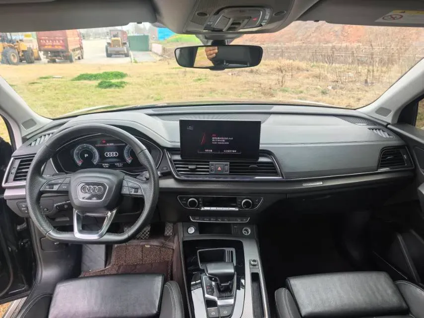 2022 Audi Q5L 2.0T 252HP L4 7DCT,autocango,china used car exporter,china ev exporter,chinese used car exporter,chinese used ev exporter