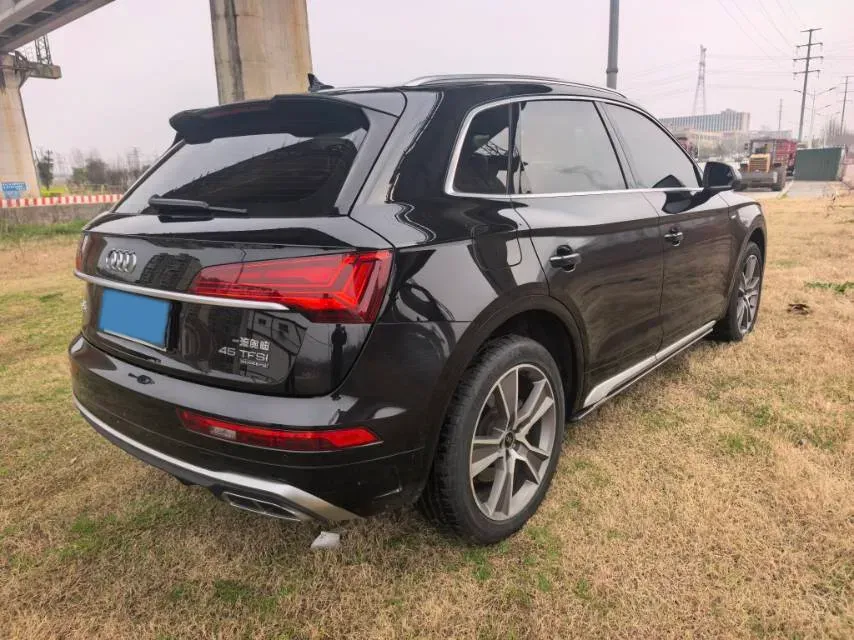2022 Audi Q5L 2.0T 252HP L4 7DCT,autocango,china used car exporter,china ev exporter,chinese used car exporter,chinese used ev exporter