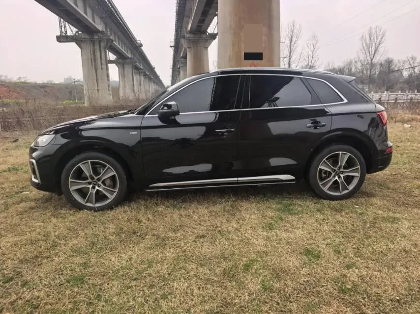 2022 Audi Q5L 2.0T 252HP L4 7DCT,autocango,china used car exporter,china ev exporter,chinese used car exporter,chinese used ev exporter