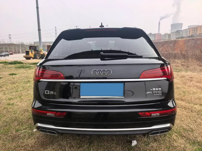 2022 Audi Q5L 2.0T 252HP L4 7DCT,autocango,china used car exporter,china ev exporter,chinese used car exporter,chinese used ev exporter